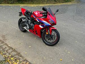 HONDA CBR650R - TOP-ZUSTAND, UM- & UNFALLFREI