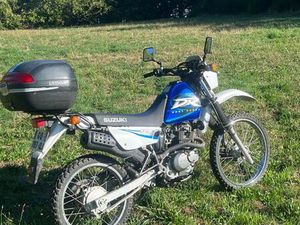 SUZUKI DR 125