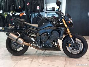 YAMAHA FZ8 BLACK EDITION