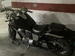 HONDA - VT 600 SHADOW