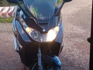 VENDS PIAGGIO X8