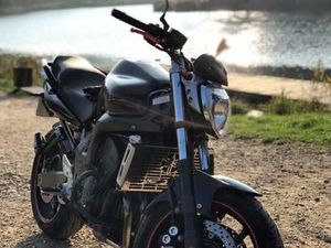 YAMAHA FZ6