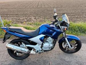 YAMAHA YBR 250