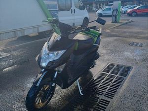 SCOOTER EN ÉTAT DE MARCHE IMPECCABLE PR COMMENCER EN 2ROUE