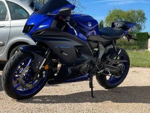 YAMAHA YZF-R7