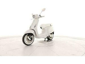 VENDO VESPA SPRINT 50 JUSTIN BIEBER (2022 - 24) NUOVA A GROTTAMMARE (CODICE 9871542) - MOTO.IT