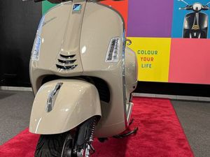 VESPA GTS 310 BEIGE AVVOLGENTE **NEU**