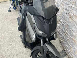 XMAX 250 RÉVISÉ EN PARFAIT ÉTAT