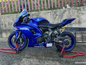 YAMAHA R7 2023