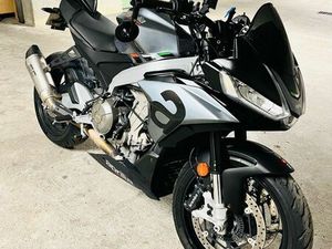 MOTO APRILIA TUONO
