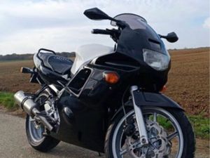 HONDA CBR600F – 1992 – 103 000 KM