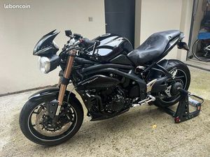 TRIUMPH SPEED TRIPLE
