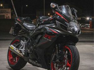 SUZUKI GSX-R 600 25KW LIVRETE ESTREMOZ (SANTA MARIA E SANTO ANDRÉ)