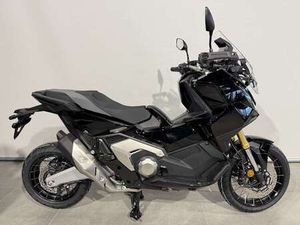 HONDA X-ADV 750 ZWART