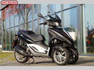PIAGGIO MP3 300 LT YOURBAN ZWART