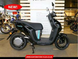 IN STOCK NOW! - NEW YAMAHA NEO'S ELECTRIC SCOOTER. (BLACK) £3,100 ON THE ROAD