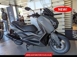 NEW YAMAHA XMAX 300 SCOOTER. SONIC GREY. £6,210 ON THE ROAD. (NO ADMIN FEES!)