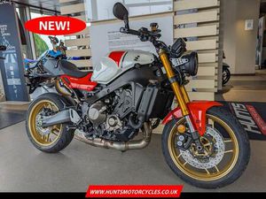 BRAND NEW YAMAHA XSR900. LEGEND RED. £11,000 ON THE ROAD (NO ADDED FEES!)