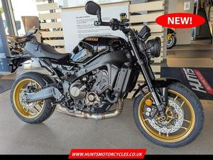 BRAND NEW YAMAHA XSR900. MIDNIGHT BLACK. £11,100 ON THE ROAD (NO ADDED FEES!)