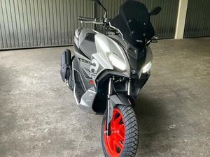 APRILIA SR GT 125 SPORT