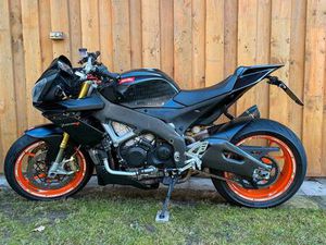 APRILIA TUONO 1000 V4 APRC MIT ZUBEHÖR