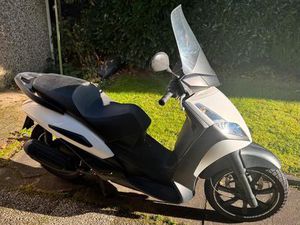 PEUGEOT GEOPOLIS 250, 2. HD, SCHWARZ / WEIß FOLIERT