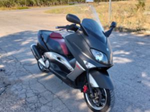 YAMAHA T MAX BLACK MAX