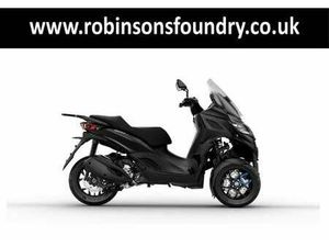 NEW 2025 PIAGGIO MP3 310 HPE SPORT E5+ – BLACK – THREE-WHEEL STABILITY