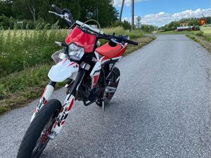 125 MOTARD