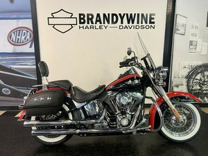 2010 HARLEY-DAVIDSON SOFTAIL® DELUXE SCARLET RED/VIVID BLACK FLSTN