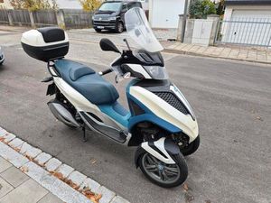 PIAGGIO MP3 300 LT AUTO FÜHRERSCHEIN B