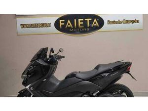 VENDO YAMAHA T-MAX 530 (2017 - 19) USATA A ROMA (CODICE 9871526) - MOTO.IT