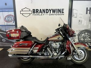 2009 HARLEY-DAVIDSON® ELECTRA GLIDE® ULTRA CLASSIC® RED HOT SUNGLO/SMOKEY GOLD
