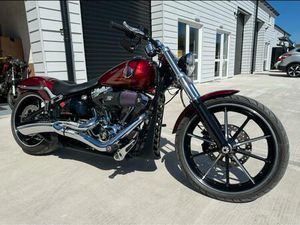 HARLEY-DAVIDSON SOFTAIL 1690 FXSB BREAKOUT CUSTOM CRUISER PETROL MANUAL (74 PS) 1690 CC