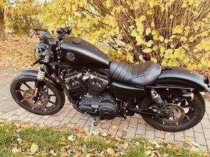 HARLEY-DAVIDSON IRON 883