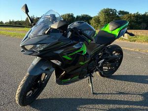 KAWASAKI NINJA 400