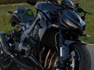 KAWASAKI Z1000R PERFORMANCE EDITION TOP ZUSTAND/WENIG KILOMETER