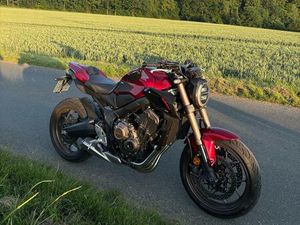 HONDA CB650R MIT GARANTIE UND ZUBEHÖR