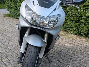 HONDA CBR 900RR / SUZUKI VS1400 INTRUDER IM KONVOLUT