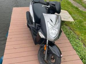 MOOIE OPGEVOERDE KYMCO AGILITY 50 — SCOOTERS | KYMCO — MARKTPLAATS