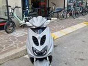 YAMAHA AEROX 50 CC GRIGIO PASTELLO