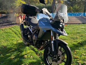 MOTO SUZUKI V-STROM 800SE