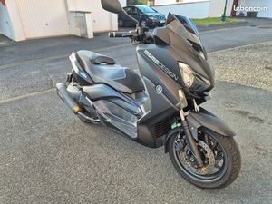 SCOOTER YAMAHA XMAX 400 MOMO DESIGN