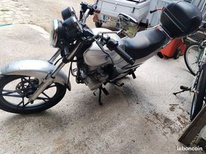 VEND OU ÉCHANGE MOTO 125 SYM
