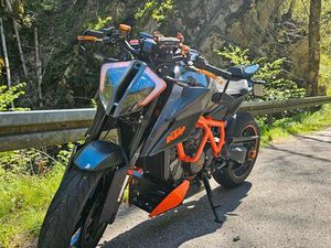 KTM SUPERDUKE R