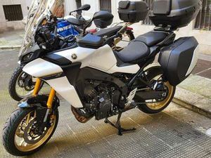 YAMAHA TRACER 9 GT BAULETTI LATERALI, PARAMOTORE, SISTEMA D'ALLARME BIANCO