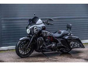 114 FLHTK ULTRA LIMITED (WATERGEKOELT)