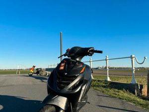 PIAGGIO ZIP 70CC 2-TAKT — SCOOTERS | PIAGGIO — MARKTPLAATS