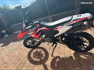 MOTO SMT 50 CC MARQUE GILERA