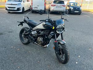 HUSQVARNA 125 SVARTPILEN ABS